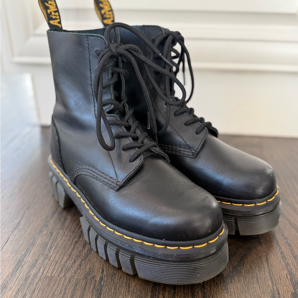 Dr. Martens Audrick 8-Eye Lace Boots sz. 7 womens - Picture 2 of 10